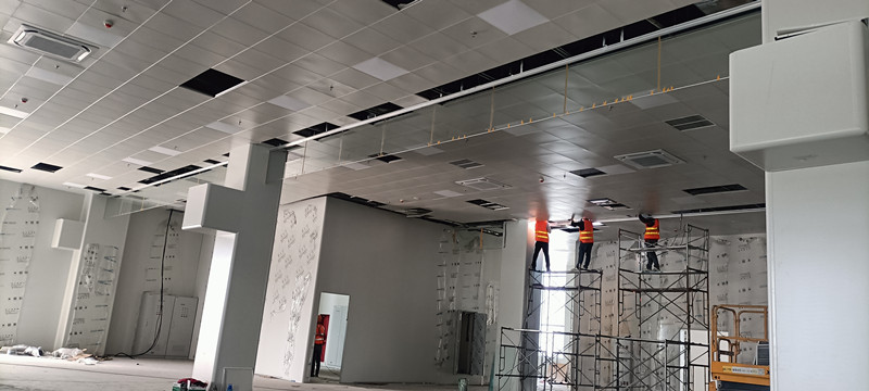 6mm透明防火玻璃擋煙垂壁